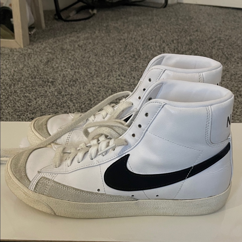Nike White and Black Men's Sneakers
